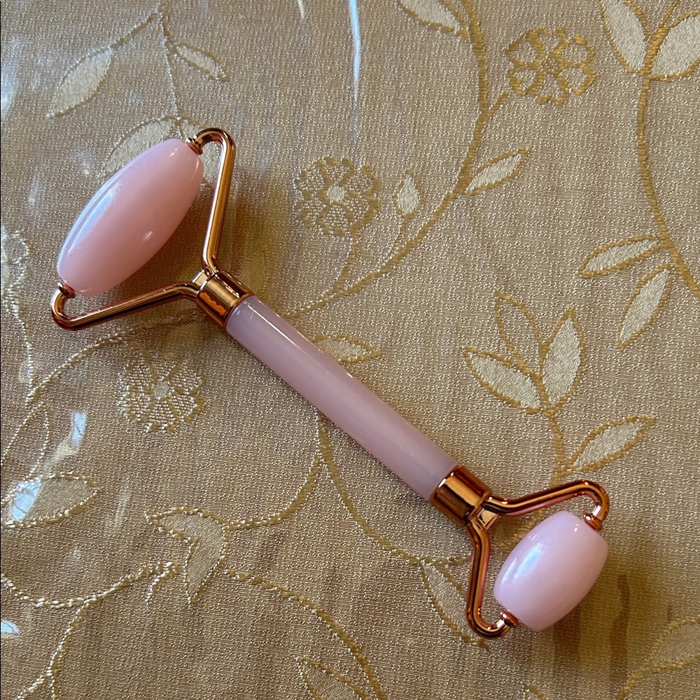 Rose Quartz Facial Roller